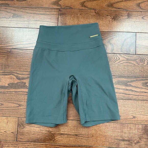 Gymshark Whitney Simmons High Waist Cycling Short - Picture 3 of 9